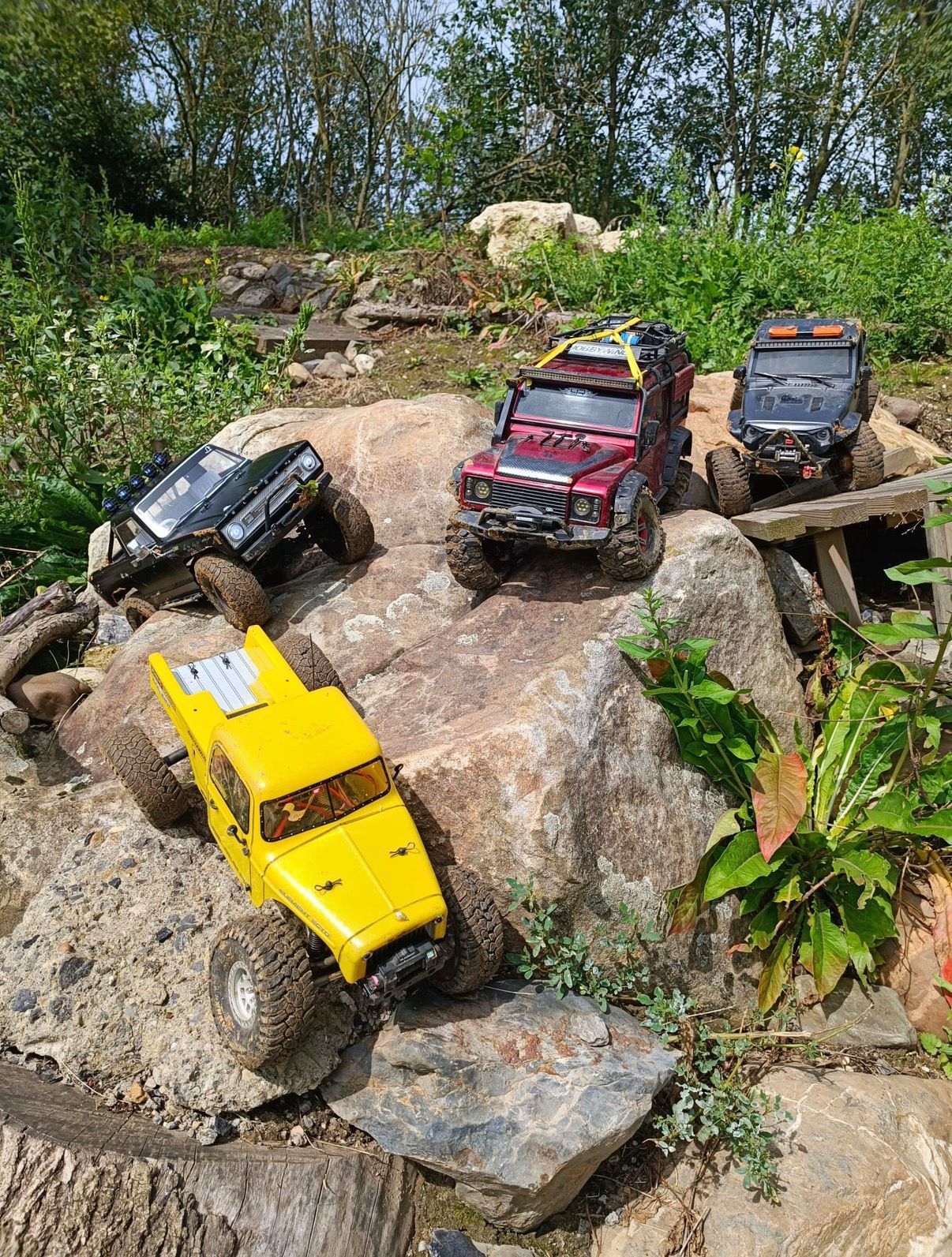 RC045 leden samen met hun crawlers